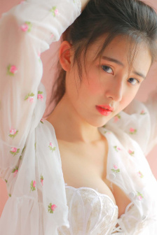 两个师傅一起在轿子上我